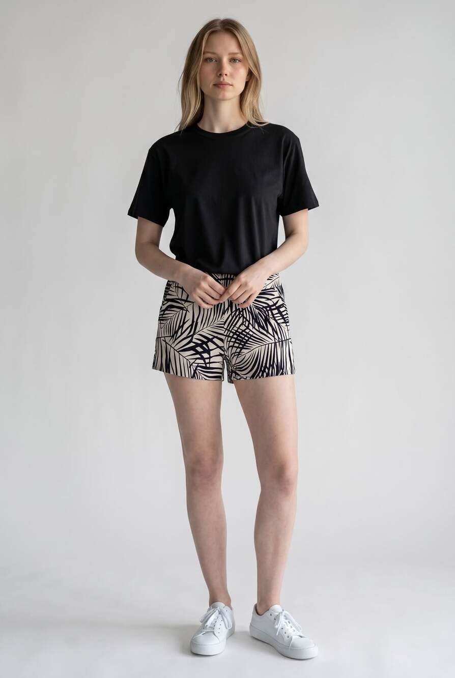 New York & Co Black and White Palm Leaf Print Shorts (S)